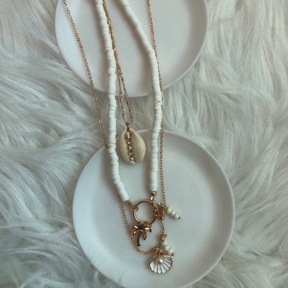 THREE white/gold beach theme fabulous layered necklaces - Picture 8 of 9